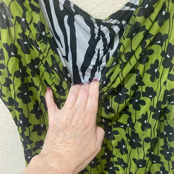 CAbi reversible Dress Black & White Zebra on one side. green on other side. - Picture 4 of 9